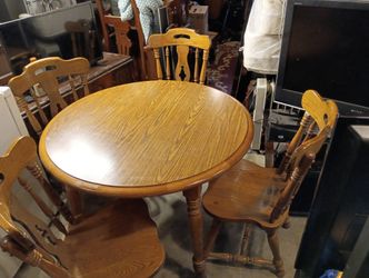 Solid ,All Wood Table Set With 4 Chairs For Sale It's All Good 👍. Happy Thanksgiving. 