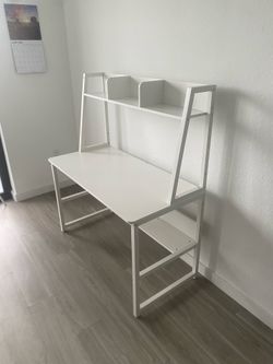 Desk with builtin bookshelf and hutch