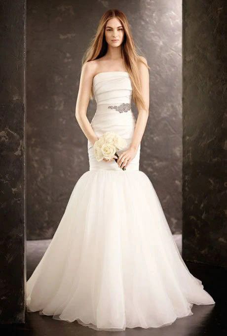 Beautiful Ivory Vera Wang Wedding Dress Size 0-2 New 25% OFF Original Price