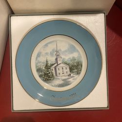 Vintage Avon Christmas Plates Wedgewood 1973, 1974,