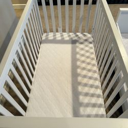 Baby Crib And Mattress 
