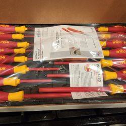 Wiha Insulated 19 PC Tool Box Set
