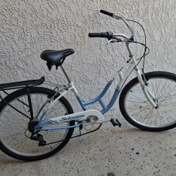 Schwinn Jaguar Women's Cruiser Bicycle 26' Pristine Condition