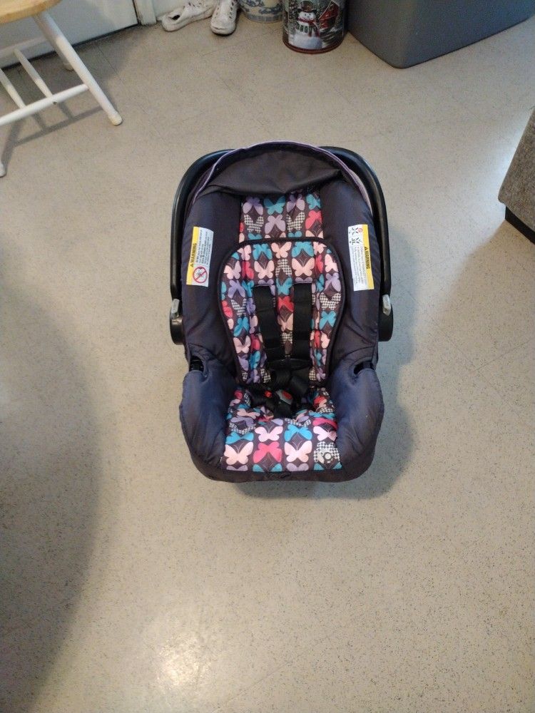 Infant Baby Trend Car Seat. 