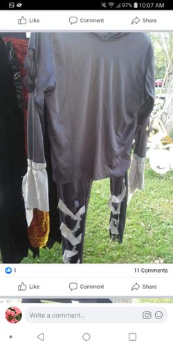 Costume