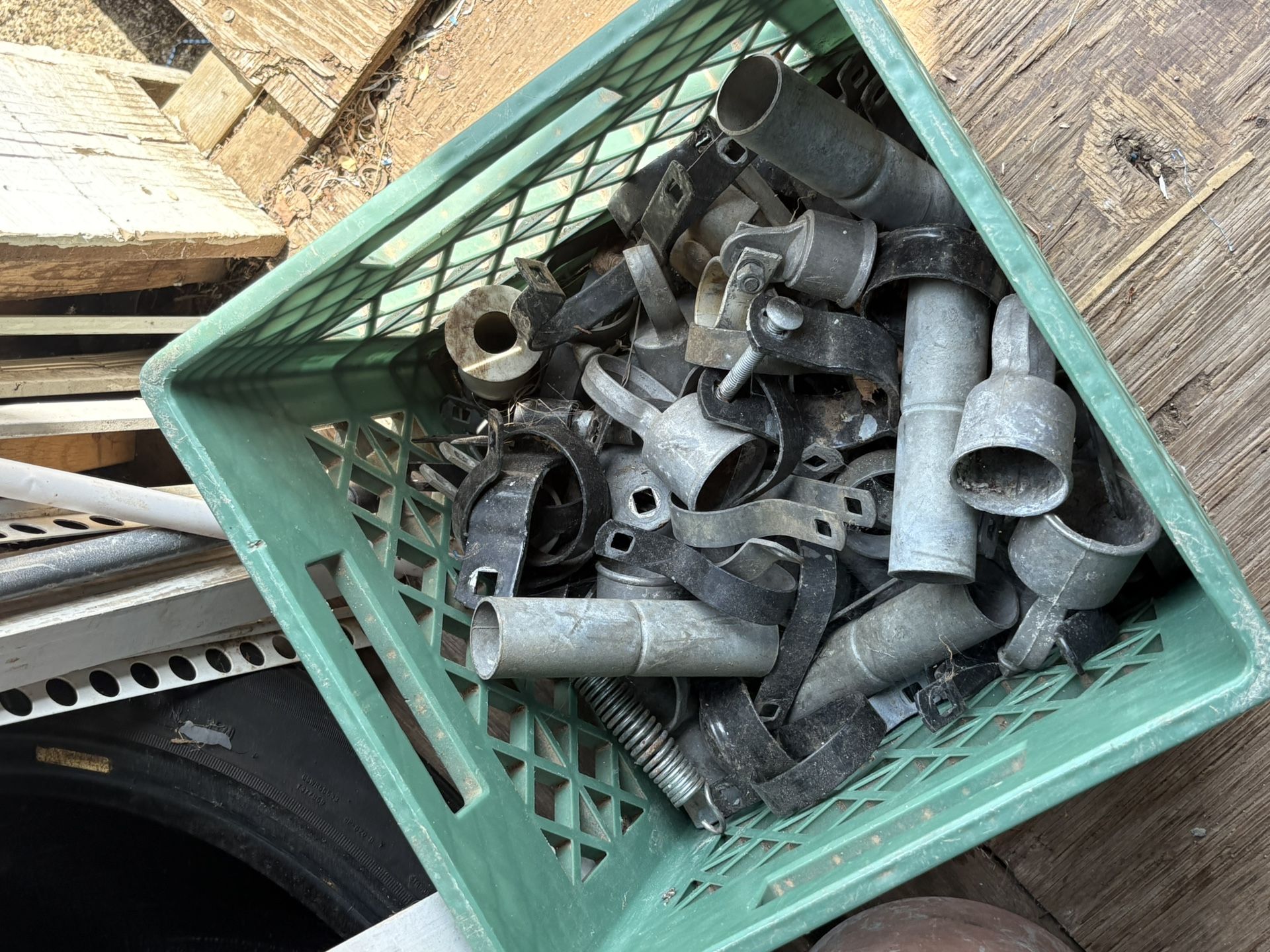 Assorted Metal Fittings