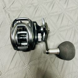 Daiwa LX-TW300H-P Fishing Reel Like New Condition $420