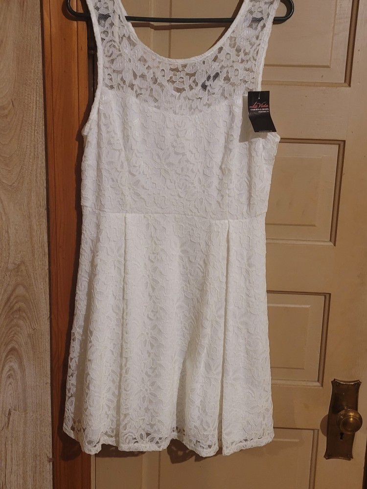  Brand New  With Tag White Dress Size XL  