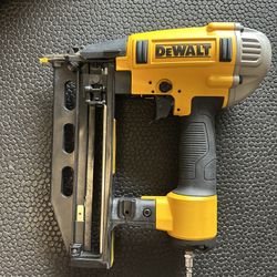 DeWalt 16 Gauge Finish Nailer 