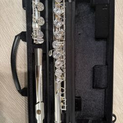 Yamaha YFL-222 Intermediate Flute for Student 