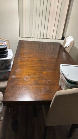 Dinning table with chairs