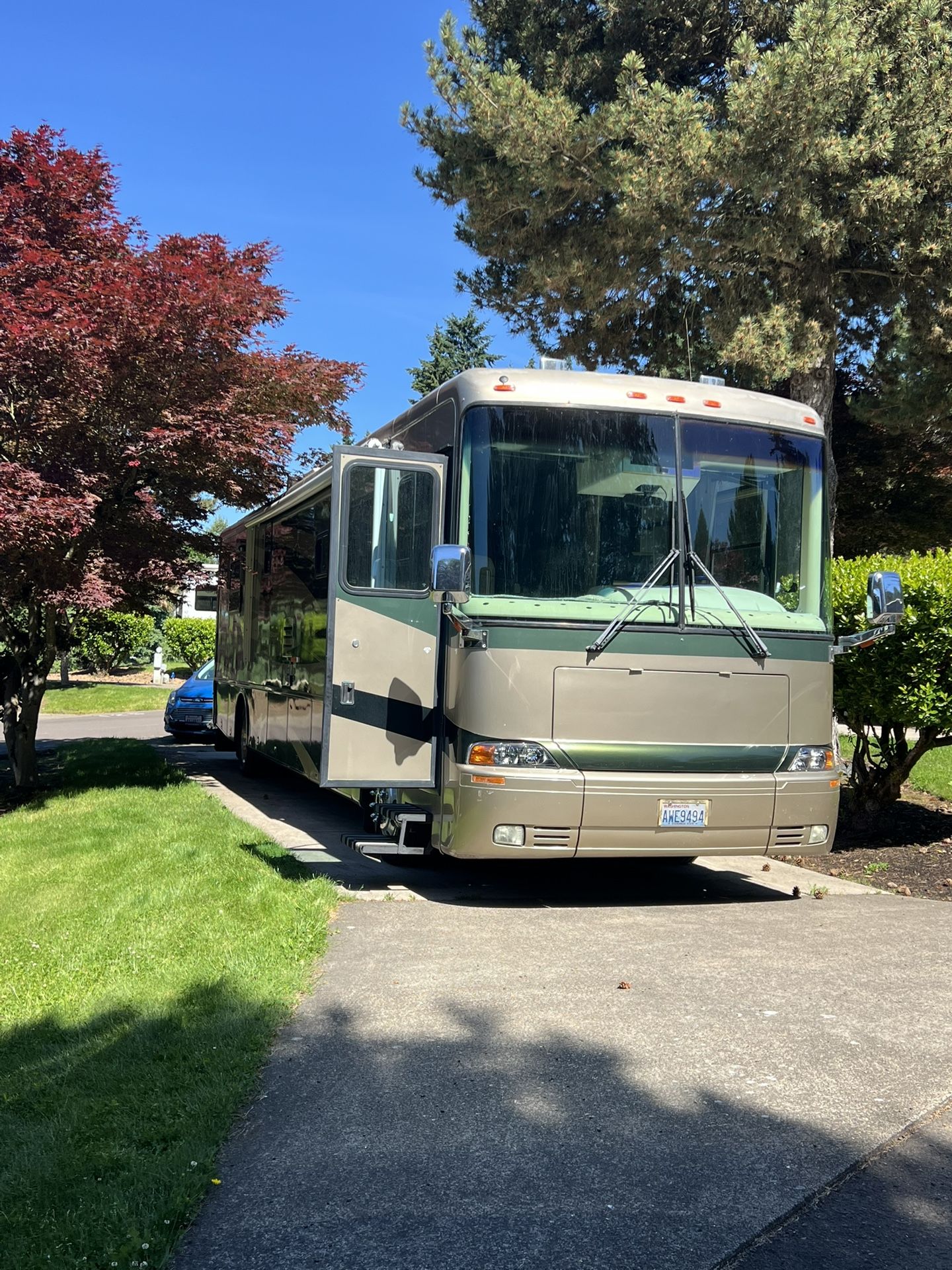 2003 Newmar Dutchstar.  4005