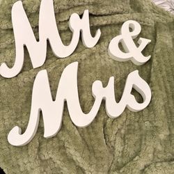 Wood Mr & Mrs Sign For Wedding
