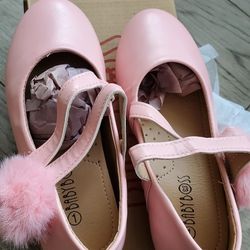 Brand New Pink Girl Shoes With Pom Poms Sz 1/$15