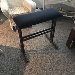 Bar or elevated keyboard bench