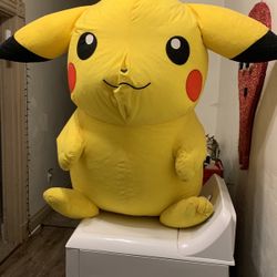 Big Pikachu