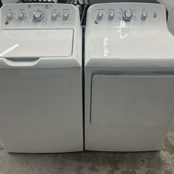 Like New Matching Washer Dryer Set