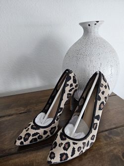 Leopard Print Pumps 5 1/2