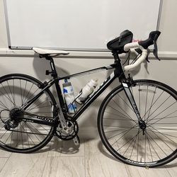 B/W Giant Road Bike