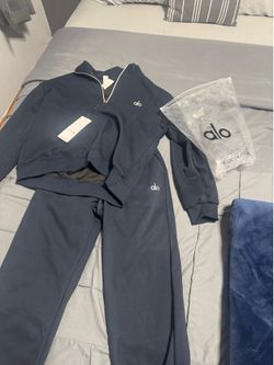 Alo zip up set