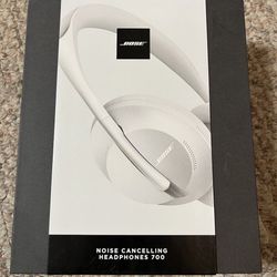 Bose Headphones 700 Noise-Canceling Bluetooth Headphones (Triple Black)