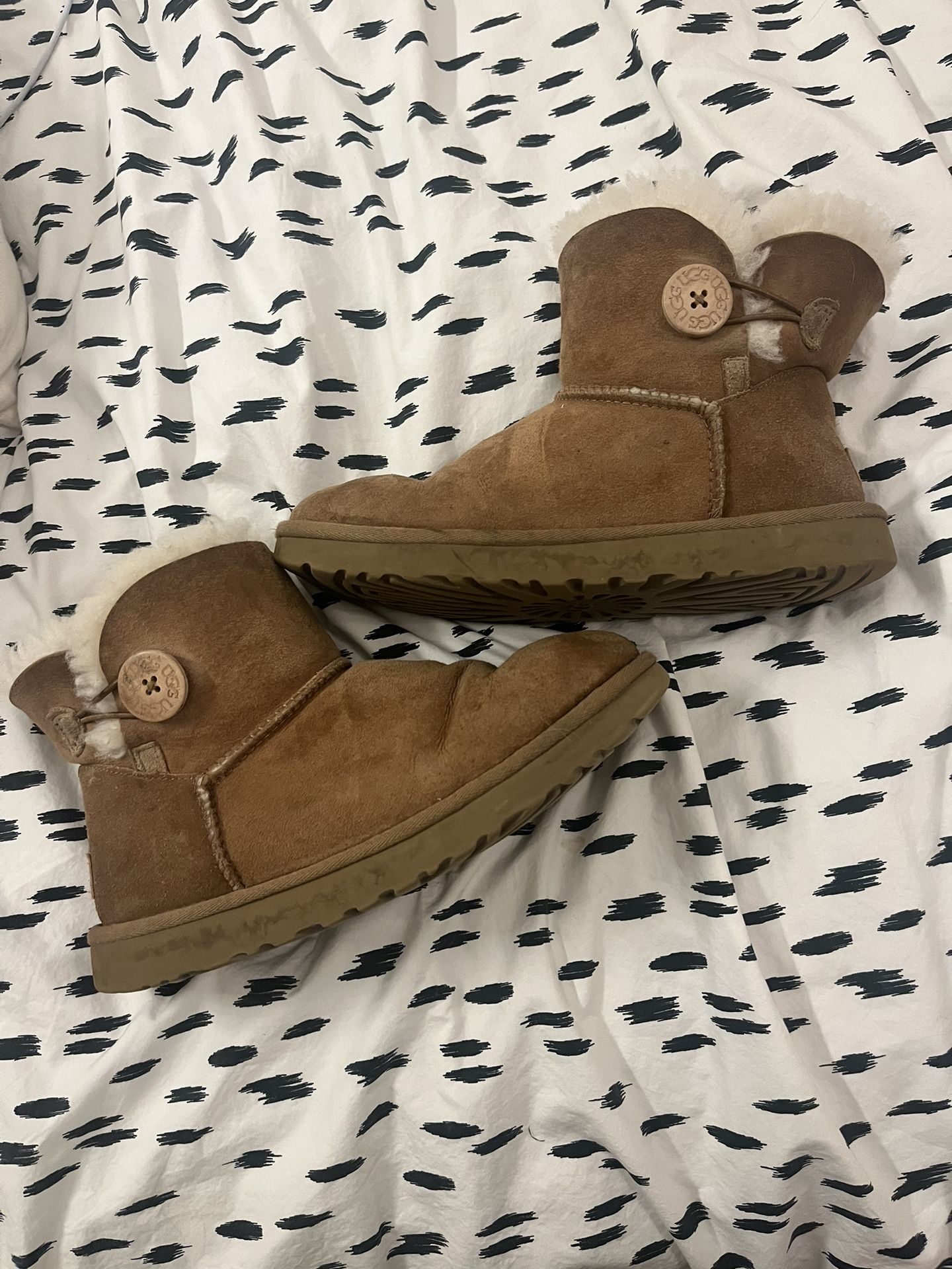 Chesnut Uggs