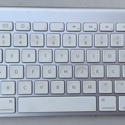 Apple Keyboard
