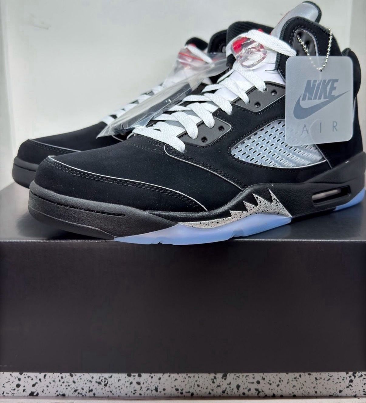 Air Jordan 5 Retro OG ‘Black Metallic Reimagined’ size 9.5m