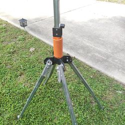SINGAL SPRING ACTION TRIPOD STAND 
