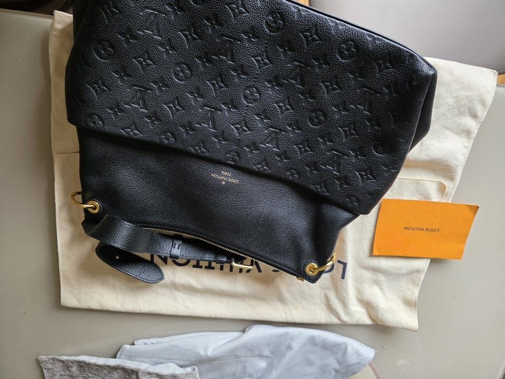 Louis Vuitton Purse 