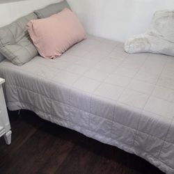 Futon/Bed Black Faux 