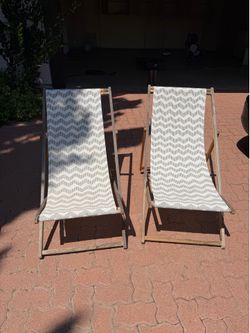 Lounge chairs - free