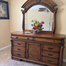 Dresser