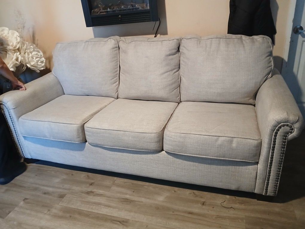 2 SOFAS BUENAS CONDITIONS