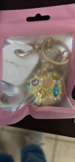 Good Wealth Keychains 