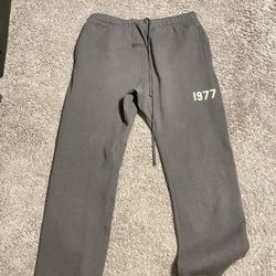 essential joggers 