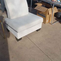 Chair Kahaki White