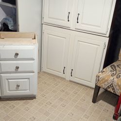 Kitchen Cabinets And Countertop Table