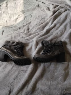 Mudd Boots, size 9-1/2 in good condition