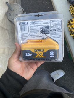 DeWalt 20V MAX XR DCB208 8 Ah Lithium-Ion Battery