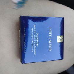 ESTEE LAUDER  Powder Foundation 