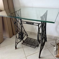Vintage Singer Sewing Machine Tables (3) Mesas Antiguas Singer – Industrial / Vintage Décorj