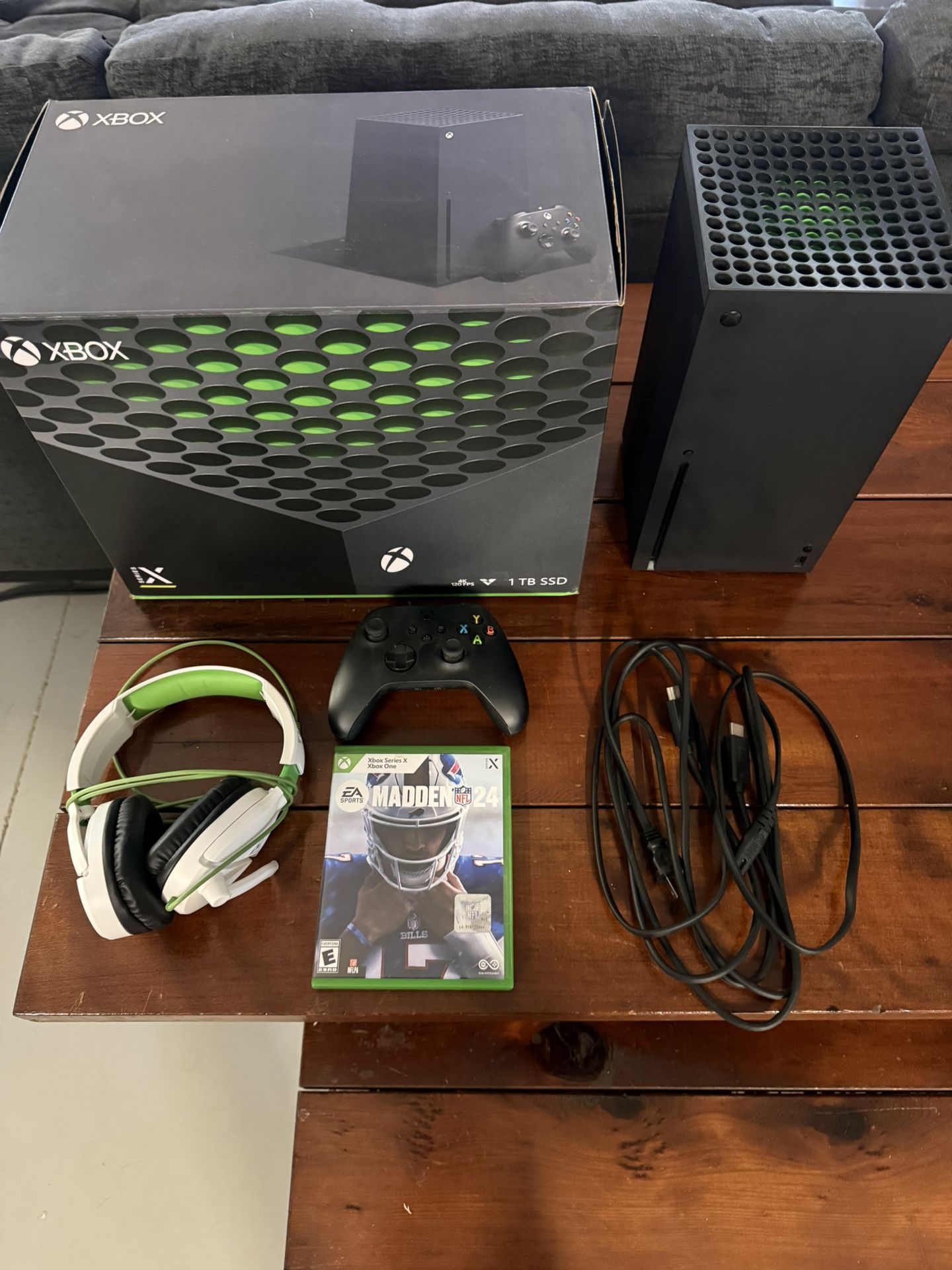 Xbox Series X - Madden Included