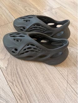 Black Yeezy Foam runners