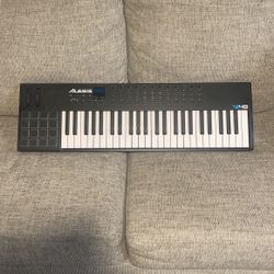 Alesis VI 49