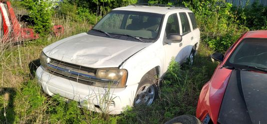 Auto Parts 2002 Chevy Trailblazer