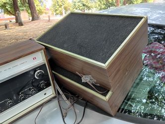 1970s Hitachi stereo with 2 lloyd speakers