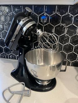 Kitchen aid mixer like new