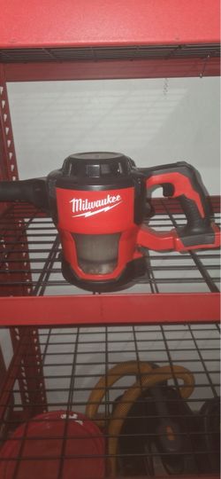 Milwaukee M18 Compact Vacuum