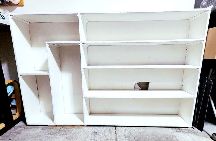 White heavy-duty bookcase/self